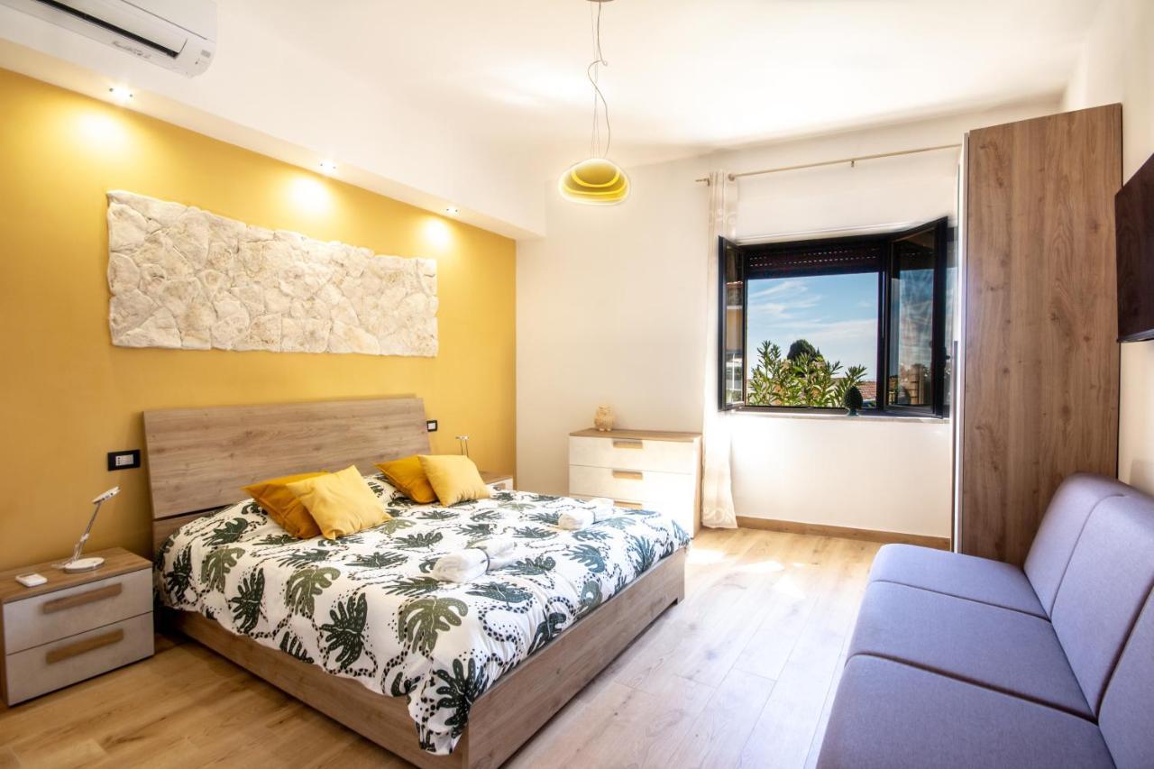 タオルミーナCasa Leonidaアパートメント エクステリア 写真